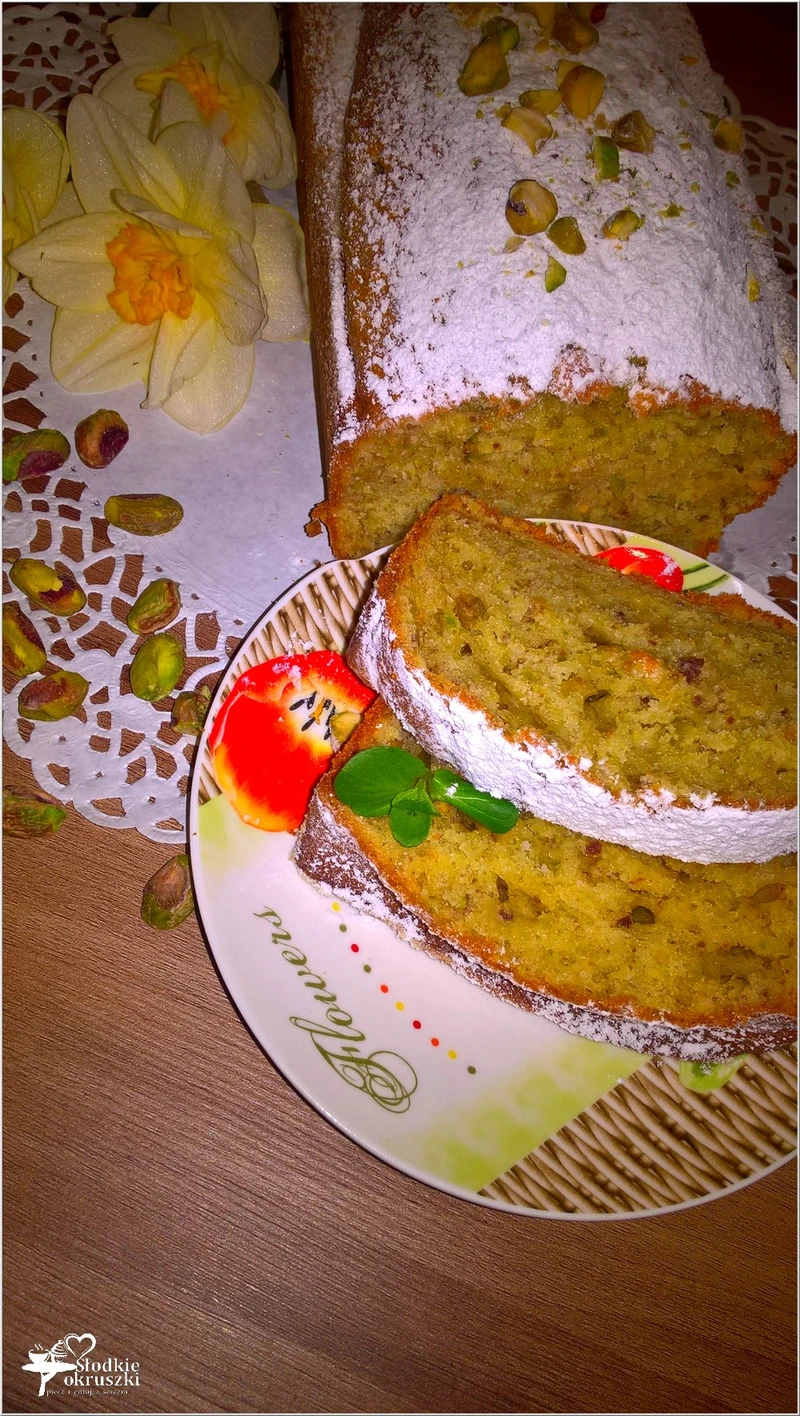 Pistacjowe ciasto na jogurcie (szybkie)