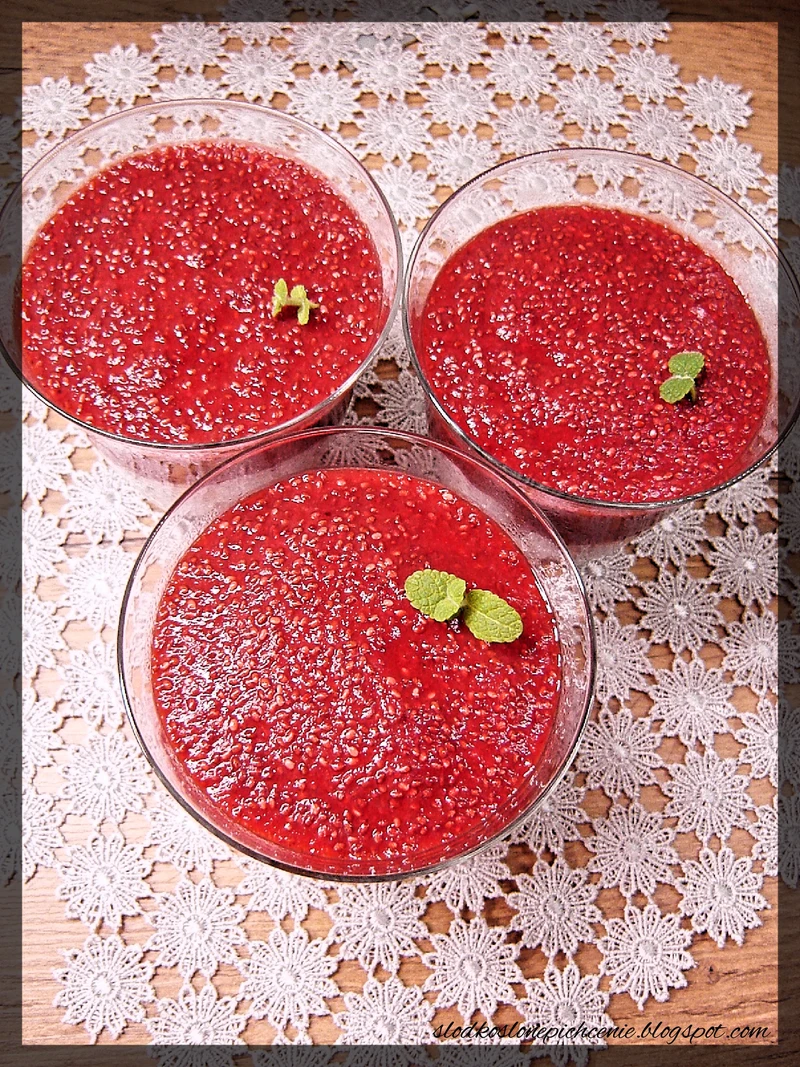 Kokosowo-truskawkowy pudding z chia