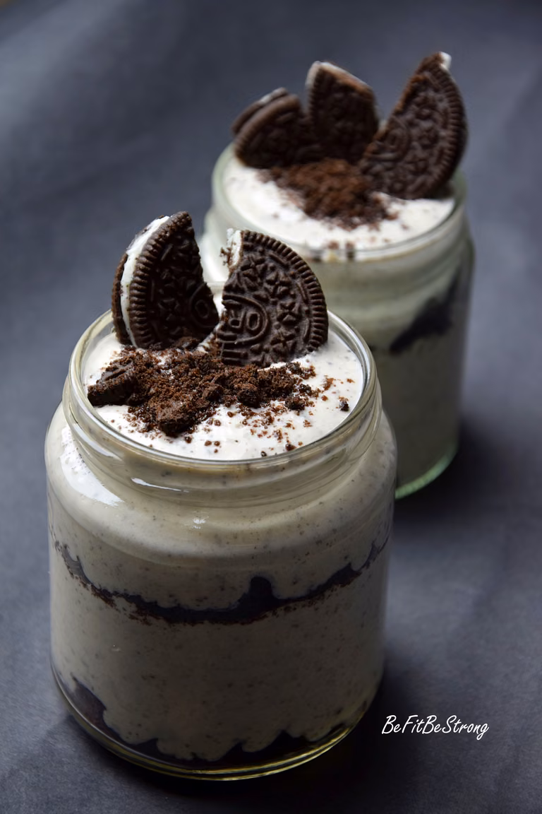 Odchudzony deser Oreo w słoiczku
