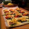 Mini pizzerki z ciasta francuskiego z rukolą