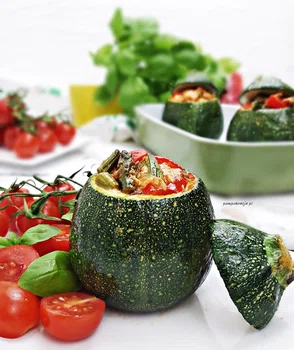 CUKINIA FASZEROWANA INDYKIEM I SZPARAGAMI