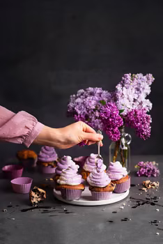 Muffiny z jagodami i kremem jagodowym