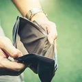 Czy Pracodawca może obniżyć Twoją wypłatę w związku z koronawirusem?