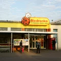 Dziwny sposób Biedronki na zwiększenie ilości osób w sklepie. Czy to dobry pomysł?