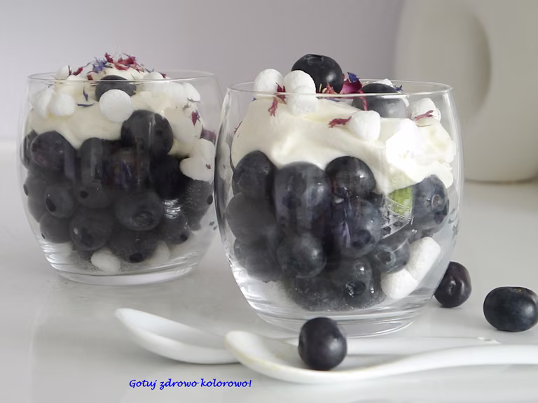 Borówkowy Eton Mess