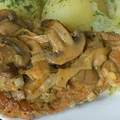 Łopatka pieczona z pieczarkami