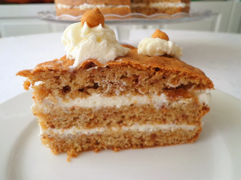 Rumowy tort z ciasteczkami amaretti