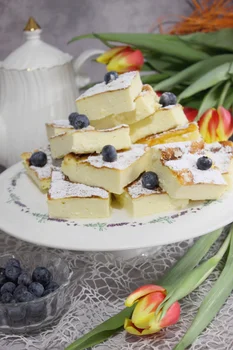 Wilgotny sernik z twarogiem i mascarpone | Słodkie okruszki