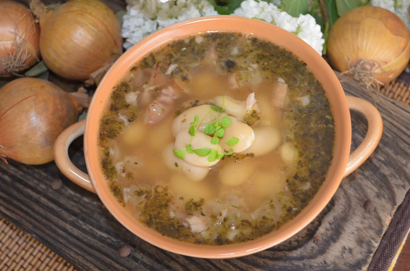 Zupa fasolowa. Fasolówka.