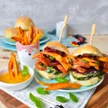 BURGERY DLA DZIECI Z PARÓWKAMI, FRYTKAMI Z BATATÓW I KETCHUPEM Z MANGO! POMYSŁ NA KINDERBAL.