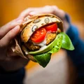Burgery z indyka z kaszą jaglaną i ziołami - pyszne i zdrowe