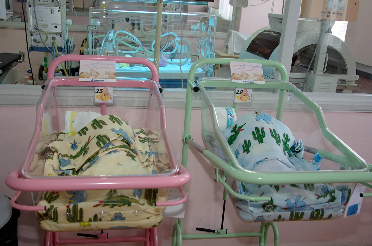 Nowe przepisy dla rodzących. Co oznacza w praktyce „pokój narodzin”?