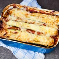 LAZANIA Z CUKINII Z POMIDOROWO-MIĘSNYM SOSEM