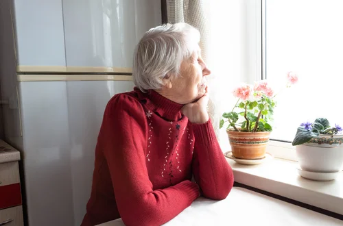 „Siostra dostała mieszkanie za opiekę, a ja zostałam z niczym.” - pisze Dorota [LIST]