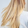 Proste blond włosy