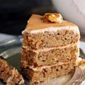 Ciasto z cukinią i orzechami włoskimi