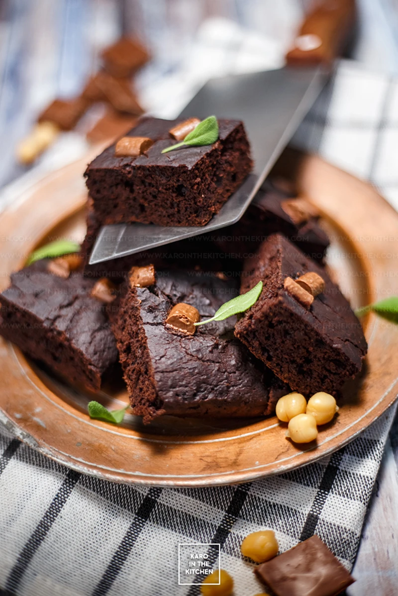 Brownie z ciecierzycy – szybkie ciasto z blendera i bez mąki!