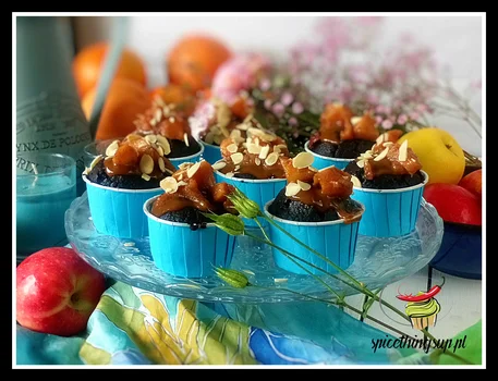 Muffinki czekoladowe z jabłkami