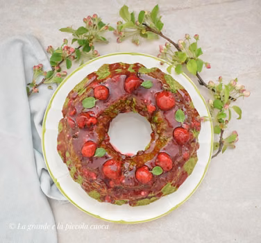 Babka szpinakowa z wiśniową frużeliną