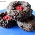 Czekoladowo - bananowe muffinki owsiane z truskawkami