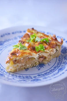 Tarta z boczkiem i cebulą
