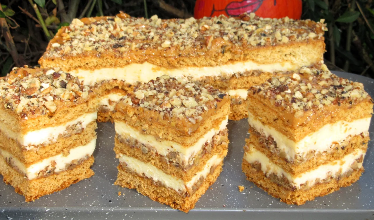 HIT 🔥 SERNIK -miodowy, z orzechami i kajmakiem HIT na święta i nie tylko