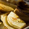 PIECZONY FENKUŁ Z PARMEZANEM