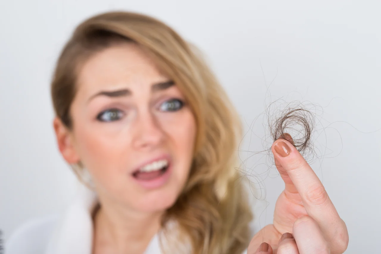 Jak zapobiec wypadaniu włosów?