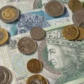 Przed wyjazdem na wakacje włóż monetę do zamrażarki