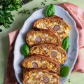Pieczeń z jajkami i kabanosem