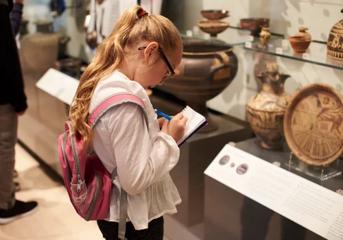 Obowiązkowe wycieczki szkolne i nowy program edukacyjny!? Projekt już w Sejmie