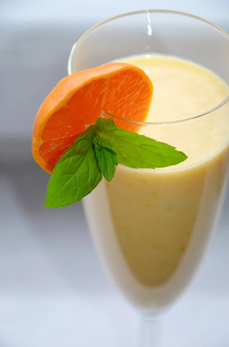 Koktajl - mango, banan, pomarańcza