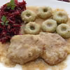 Schab duszony w sosie cebulowym