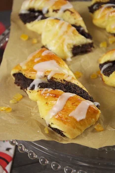 Zawijane drożdżówki z makiem