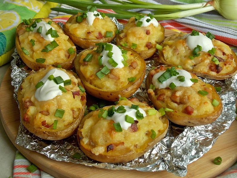 Pieczone ziemniaki z boczkiem