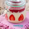 Smoothie anansowo-kokosowe z truskawkami