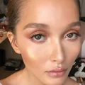 Rozświetlona twarz- makijaż