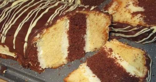 Ciasto METROWIEC-stary, rewelacyjny przepis (pyszne dwukolorowe ciasto z kremem i polewą) +FILM