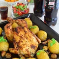 Kurczak pieczony z ziemniakami harmonijkowymi (hasselback) i pieczarkami