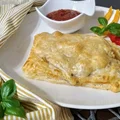 Kieszonki z ciasta francuskiego z kurczakiem i pieczarkami