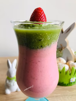 Smoothie truskawkowe z groszkiem cukrowym i orzechami nerkowca