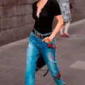 Jeansy z haftami