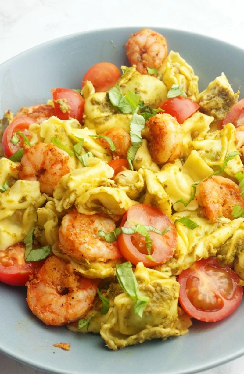 Łatwe tortellini z krewetkami i pesto