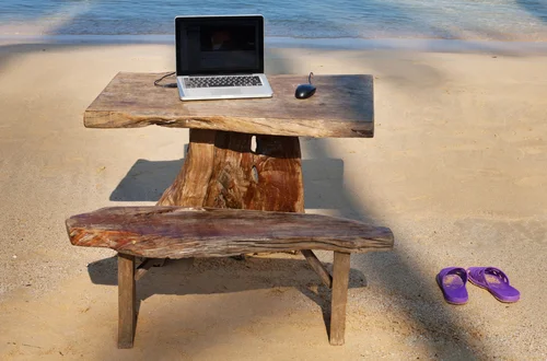 DODATKOWE dni urlopu dla pracowników! Aż 5 mln osób zyska więcej wolnego w 2026 roku