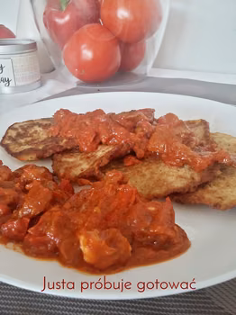 Placki ziemniaczane z sosem węgierskim
