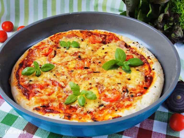 Pizza z patelni