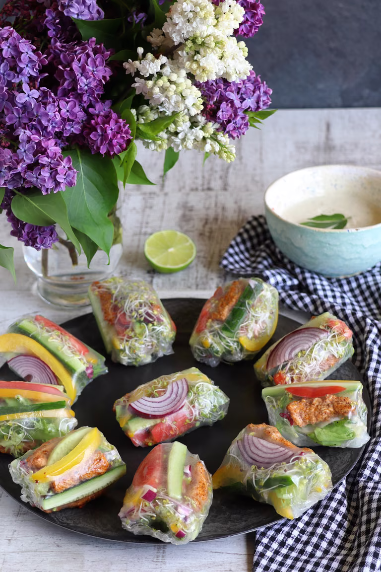Spring rolls z grillowanym indykiem i warzywami