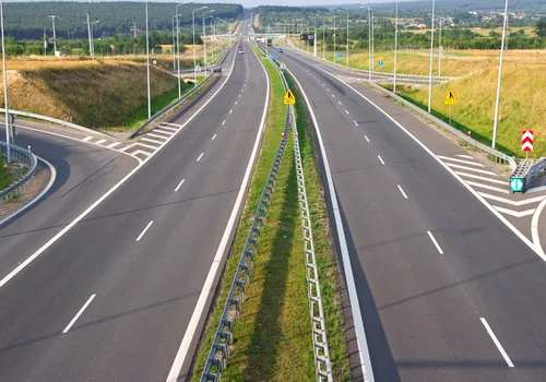 Od 21 czerwca weekendowe ograniczenia dla pojazdów! Te samochody muszą zostać w garażu