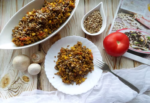 Kaszotto z kaszy gryczanej z pieczarkami i pomidorami – przepis krok po kroku
