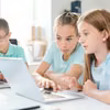 Rewolucja w szkołach od 2026 roku. Edukacja medialna trafi do podstawy programowej